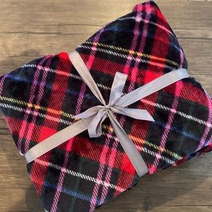 Cacique Fleece Throw Blanket